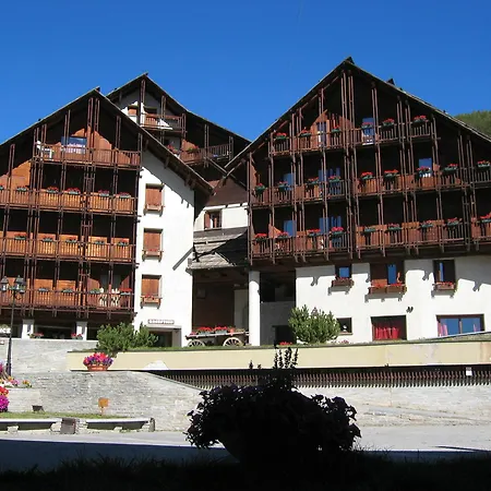 Aparthotel La Piazza Abeti Betulle Cesana Torinese