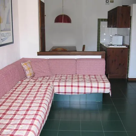 Ξενοδοχείο με διαμερίσματα La Piazza Abeti Betulle 3*